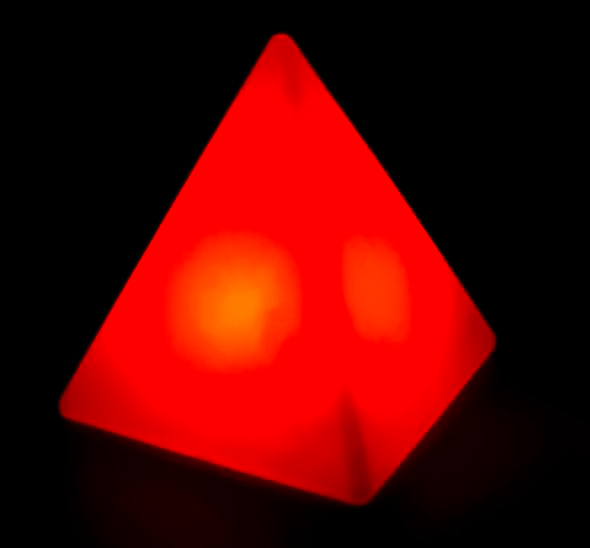 Светящаяся пирамида декоративная