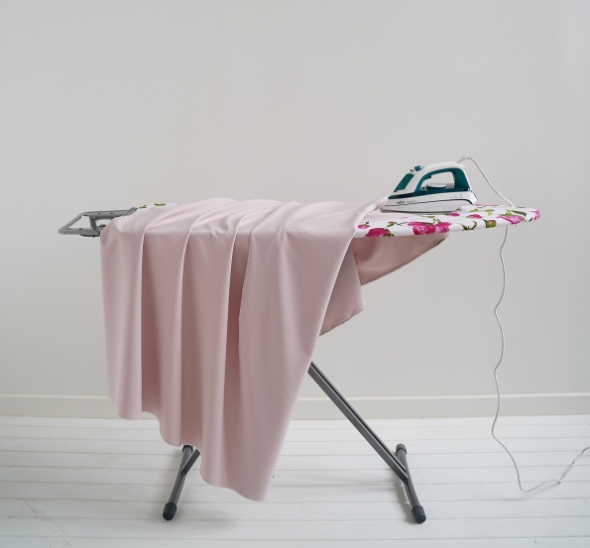 Утюг с отпаривателем