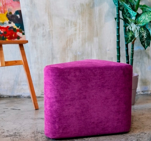 Пуфик треугольный Сиреневый