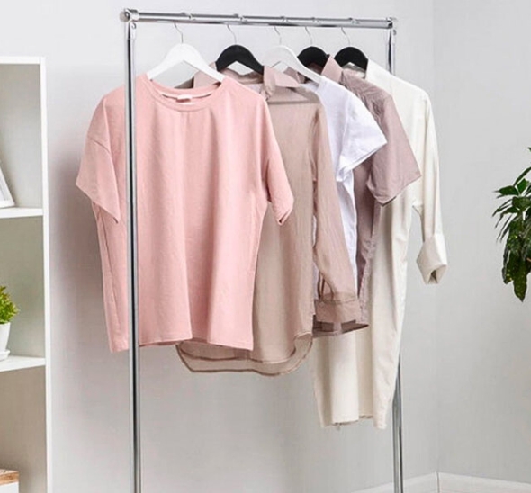 Вешало на колесах Vega