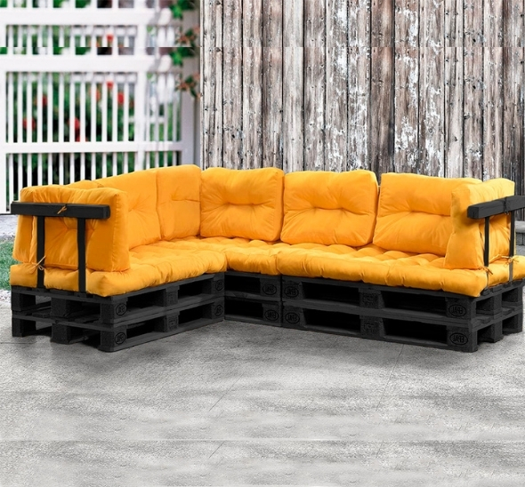 Диван угловой с подушками