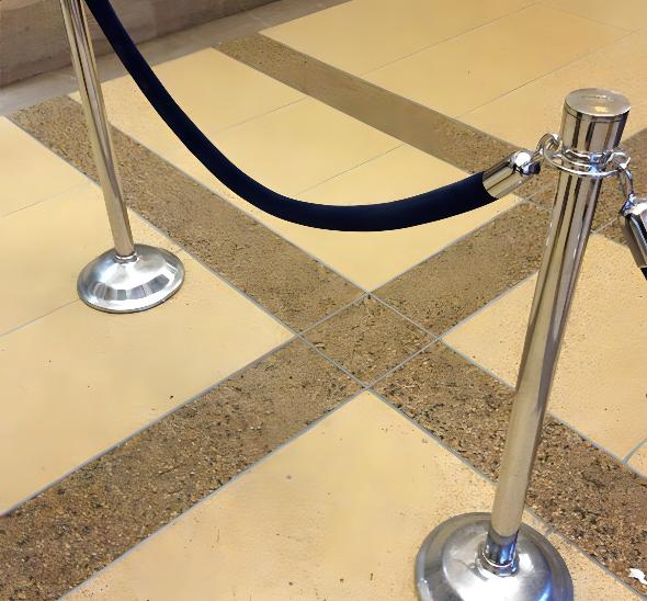 Стойка с канатом серебристая