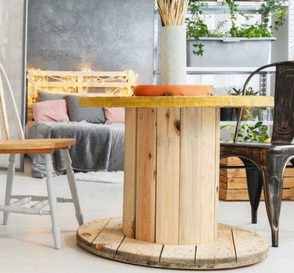 Стол катушка с кантом