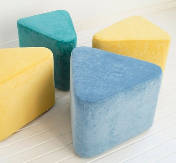 Пуфик треугольный Небесно-голубой