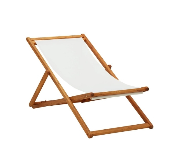 Белый шезлонг