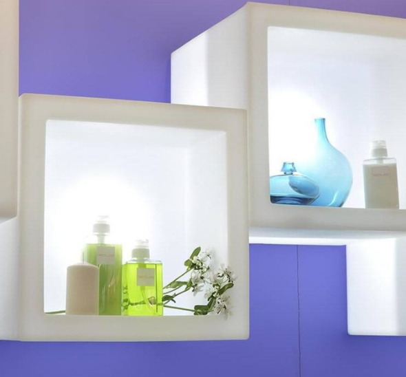 Светящийся куб с нишей