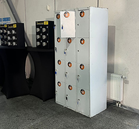 Локер на 12 ячеек