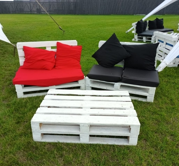 Белый диван из паллет