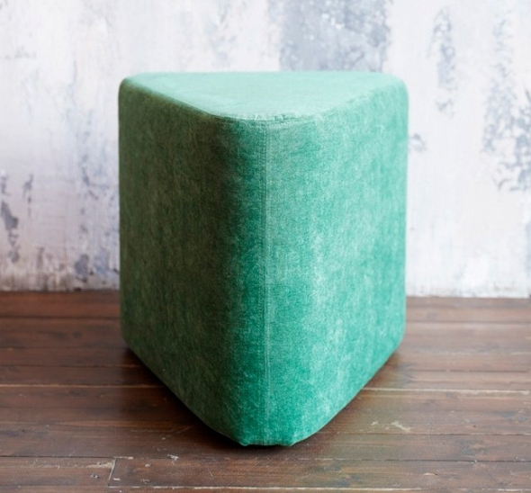 Пуфик треугольный Изумруд