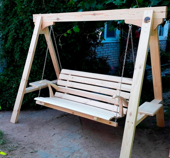 Качели синего цвета