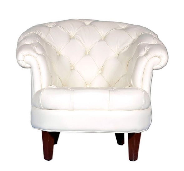 Кресло белое стеганое из кожи