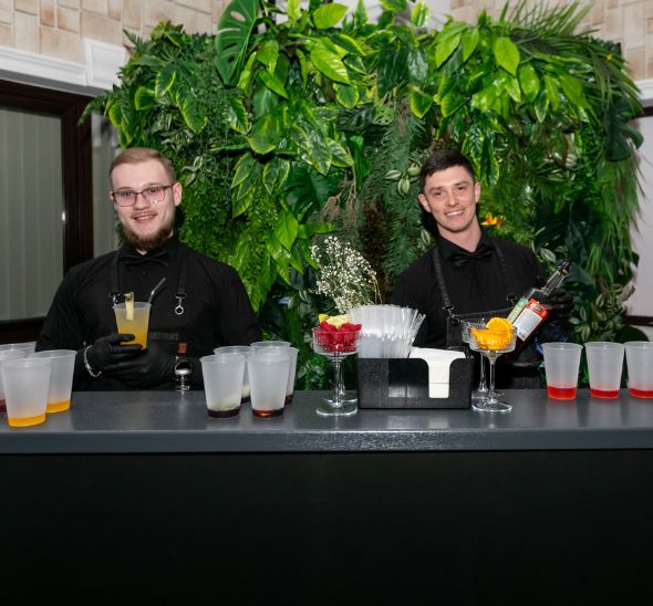 Черная барная стойка