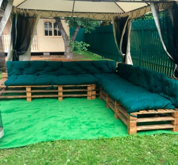 Диван модульный из паллет Обожженный