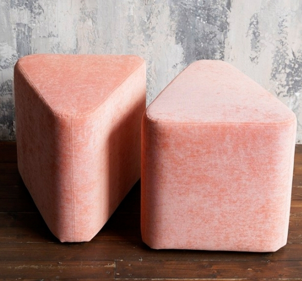 Пуфик треугольный Пудрово-розовый