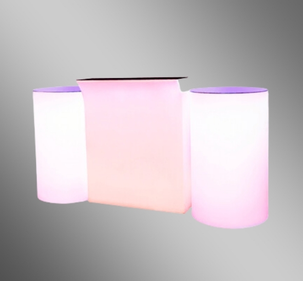 Барная стойка с коктейльными столами